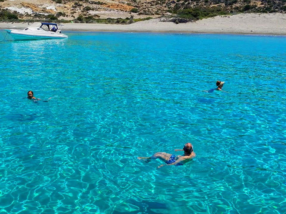 Stop for swimming with Aegeas cruises at Sifnos